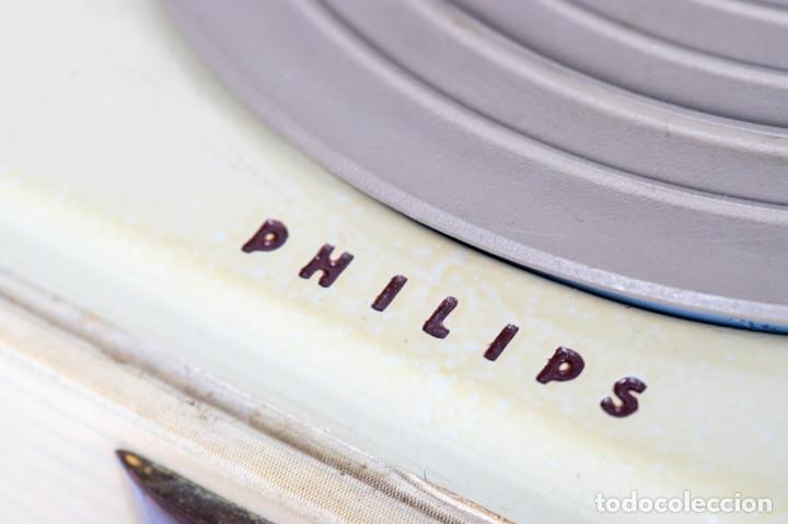 Fon&oacute;grafos y grabadoras de v&aacute;lvulas: Tocadiscos v&aacute;lvulas Philips port&aacute;til. Modelo espa&ntilde;ol - Foto 6