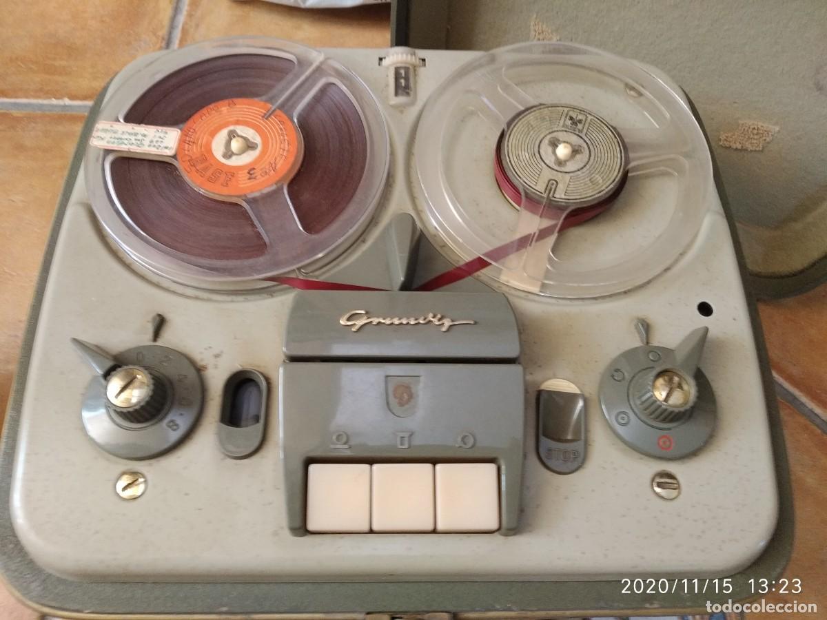 Fon&oacute;grafos y grabadoras de v&aacute;lvulas: Magnet&oacute;fono vintage. - Foto 1