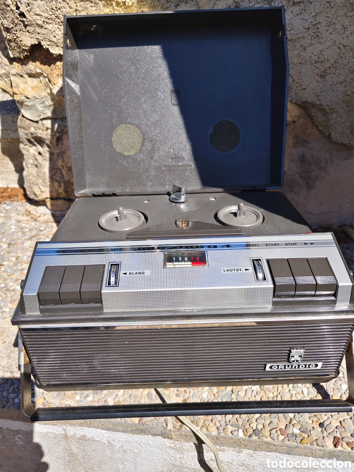 Fon&oacute;grafos y grabadoras de v&aacute;lvulas: Magnetofono GRUNDIG DE LUXE