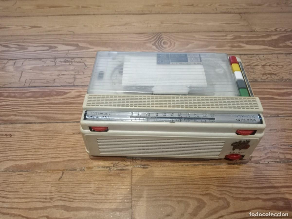 Fon&oacute;grafos y grabadoras de v&aacute;lvulas: Magnetof&oacute;no Geloso G257, a&ntilde;os 60, con caja original y micr&oacute;fono.