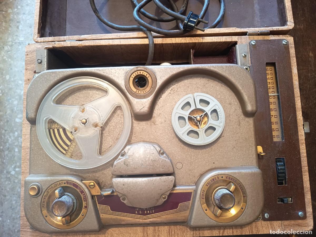Fon&oacute;grafos y grabadoras de v&aacute;lvulas: Magnet&oacute;fono Revere TR-200 vintage