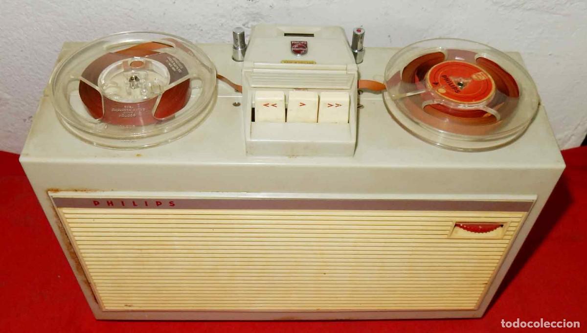 Fon&oacute;grafos y grabadoras de v&aacute;lvulas: Magnetofon PHILIPS portatil