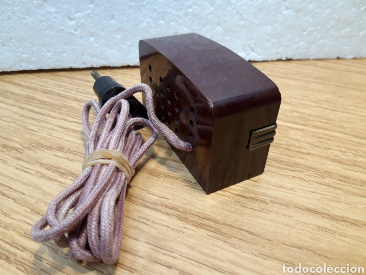 Radios de galena: Antiguo encendedor de mesa de baquelita forma de radio - Foto 2 - 213803067