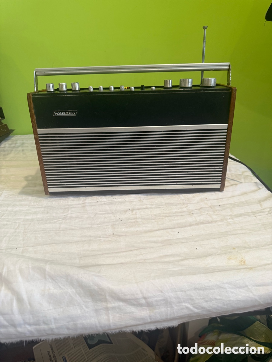Radios de galena: Radio HACKER Super Sovereign RP75 &ndash; Inglaterra, a&ntilde;os 70 &ndash; Base giratoria &ndash; Funcionando