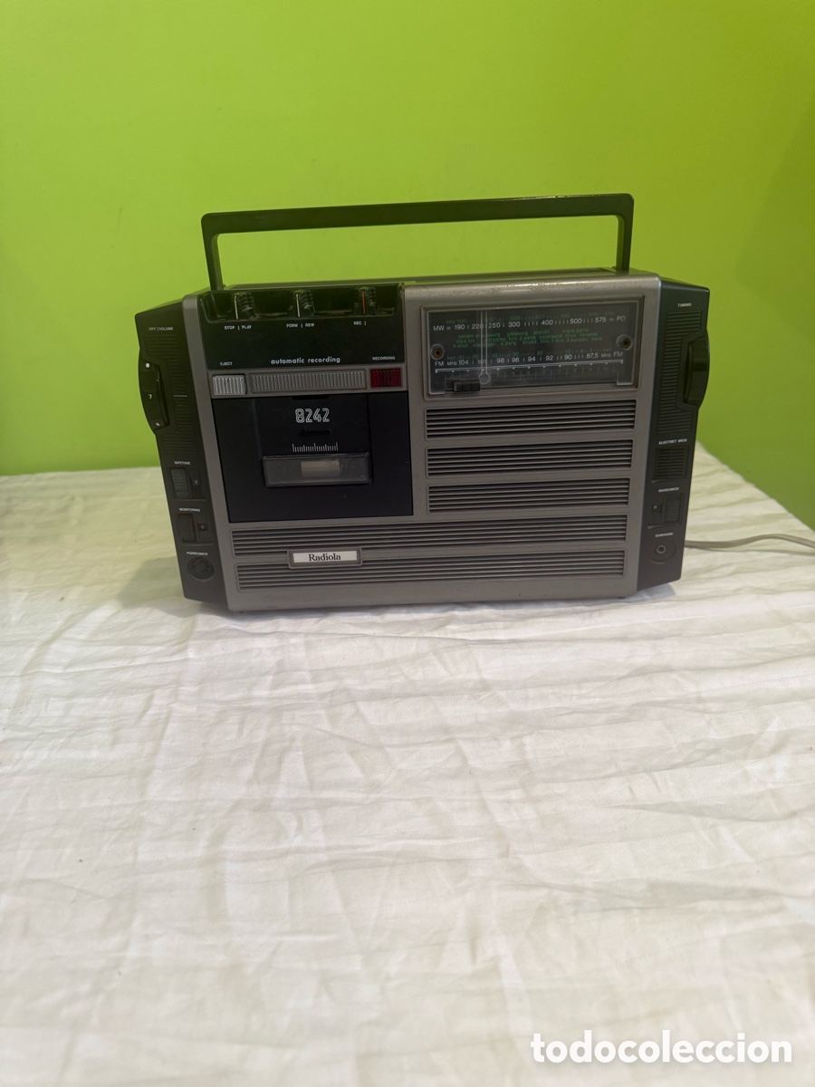 Radios de galena: Raro Radio Casete RADIOLA 8242 &ndash; A&ntilde;os 70-80 &ndash; Completo y Funcionando