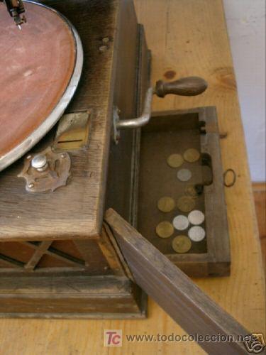 Gram&oacute;fonos y gramolas: gramofono o gramola de monedas - Foto 1