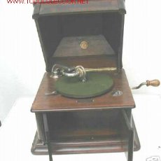Gramófonos y gramolas: GRAMOFONO ANTIGUO ALREDEDOR DE 1900. TODO DE ORIGEN.