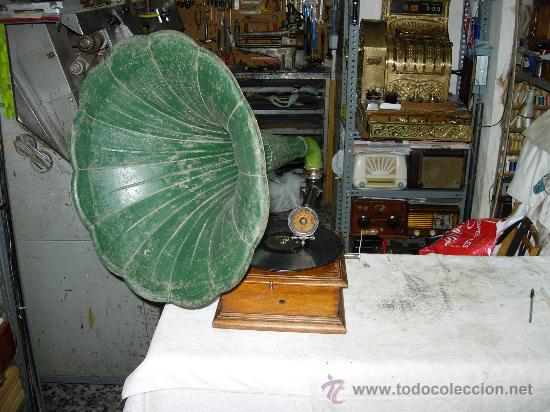 Gram&oacute;fonos y gramolas: gramofono funcionando - Foto 1