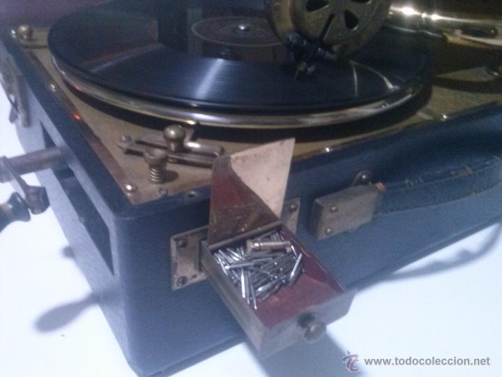 Gram&oacute;fonos y gramolas: antiguo gramofono parlophone - Foto 5