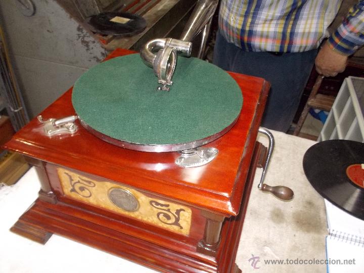 Gram&oacute;fonos y gramolas: Gramofono de La voz de su amo funcionando - Foto 6