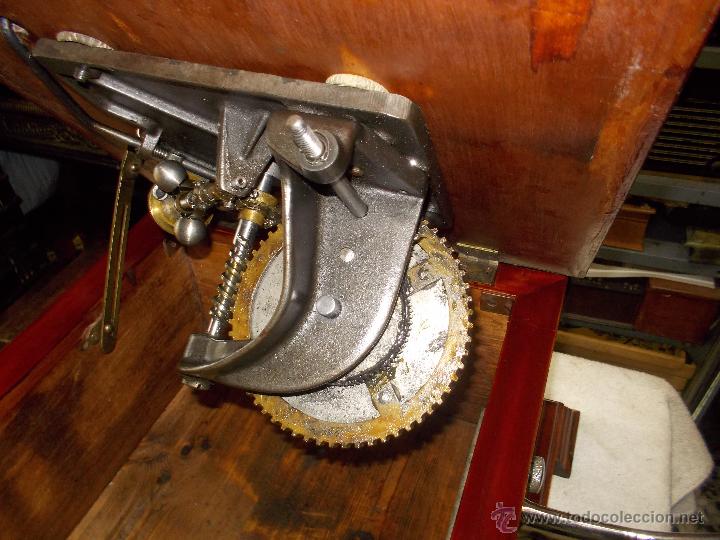 Gram&oacute;fonos y gramolas: Gramofono de La voz de su amo funcionando - Foto 21