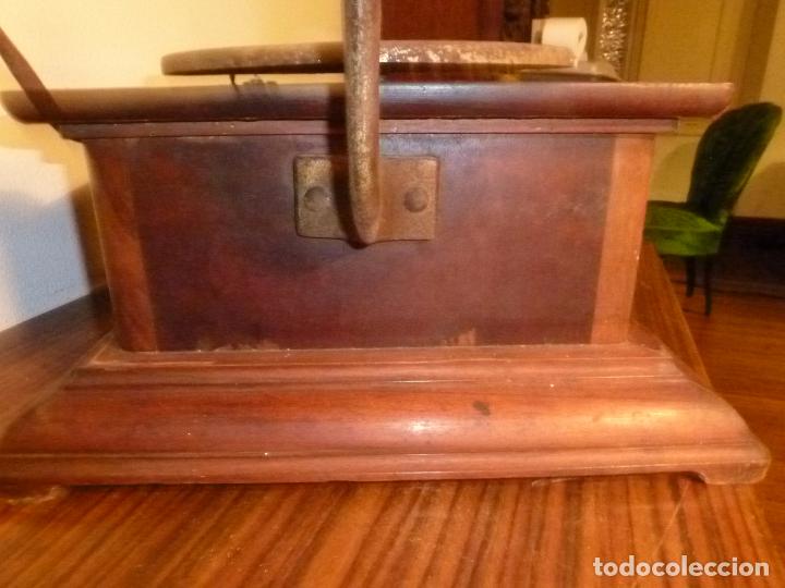 Gram&oacute;fonos y gramolas: gramofono con trompa - Foto 3