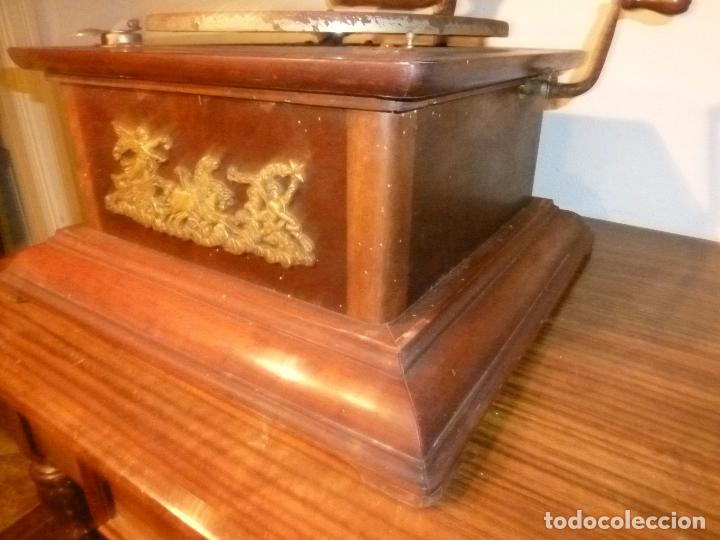 Gram&oacute;fonos y gramolas: gramofono con trompa - Foto 4