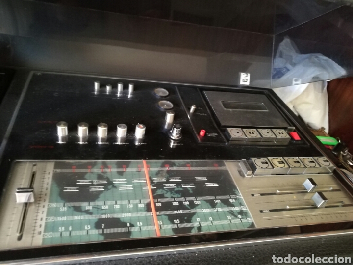 Gram&oacute;fonos y gramolas: Gran tocadiscos antiguo funcionando - Foto 2