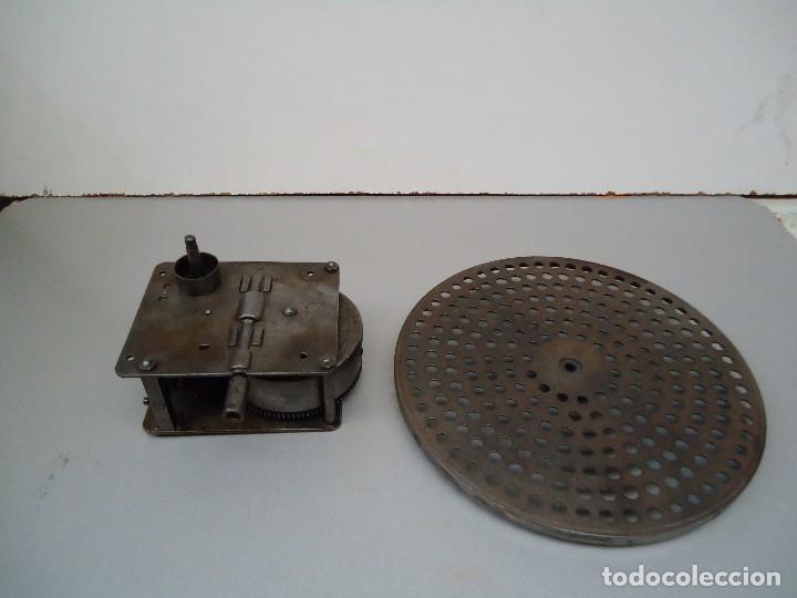 Gram&oacute;fonos y gramolas: MOTOR DE GRAMOFONO - Foto 1