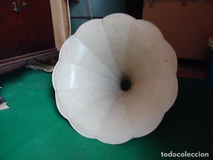 Gram&oacute;fonos y gramolas: BOCINA DE GRAMOLA la voz de su amo - Foto 1