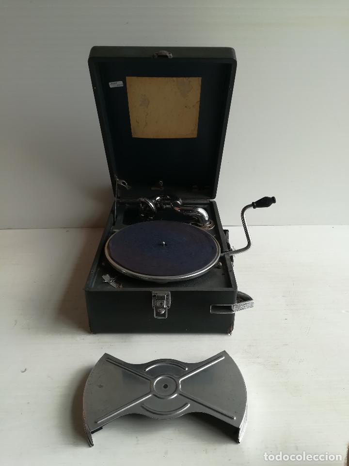 Gram&oacute;fonos y gramolas: TOCADISCOS -DECA- DE MALETA, CERCA DE 1.930 - Foto 1