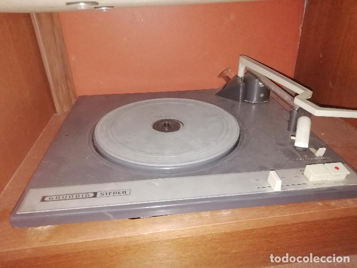 Gram&oacute;fonos y gramolas: RADIO TOCADISCOS MUEBLE GRUNDIG FUNCIONANDO 220V - Foto 6