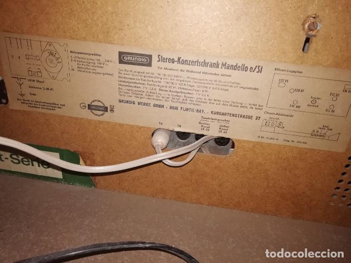 Gram&oacute;fonos y gramolas: RADIO TOCADISCOS MUEBLE GRUNDIG FUNCIONANDO 220V - Foto 10