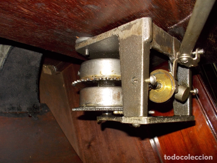 Gram&oacute;fonos y gramolas: Gramofono de mueble funcionando - Foto 9