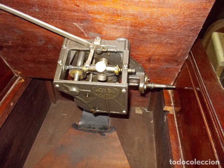 Gram&oacute;fonos y gramolas: Gramofono de mueble funcionando - Foto 11