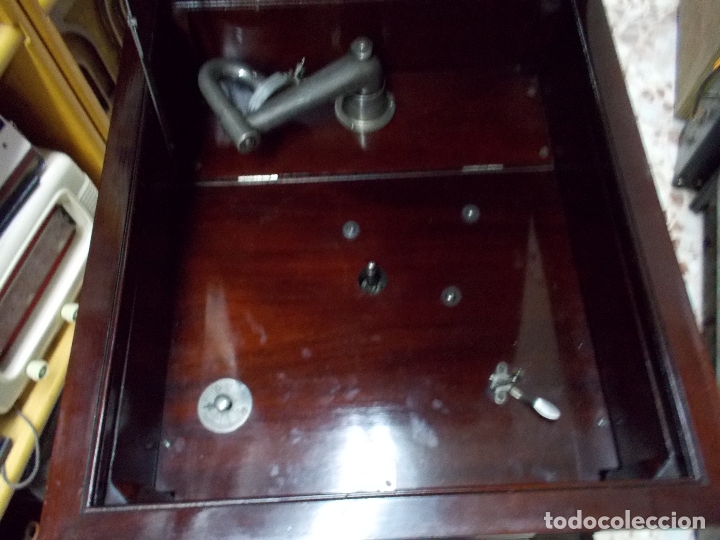Gram&oacute;fonos y gramolas: Gramofono de mueble funcionando - Foto 12
