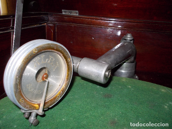 Gram&oacute;fonos y gramolas: Gramofono de mueble funcionando - Foto 19