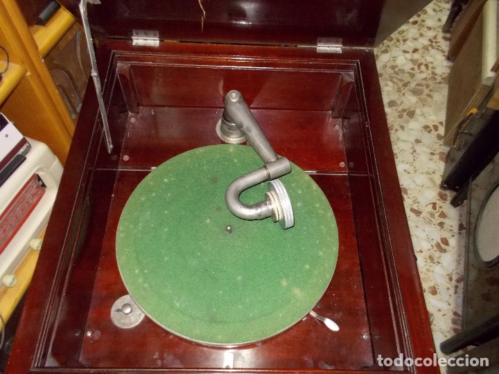 Gram&oacute;fonos y gramolas: Gramofono de mueble funcionando - Foto 20