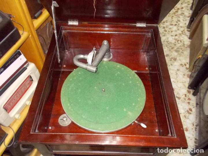 Gram&oacute;fonos y gramolas: Gramofono de mueble funcionando - Foto 22