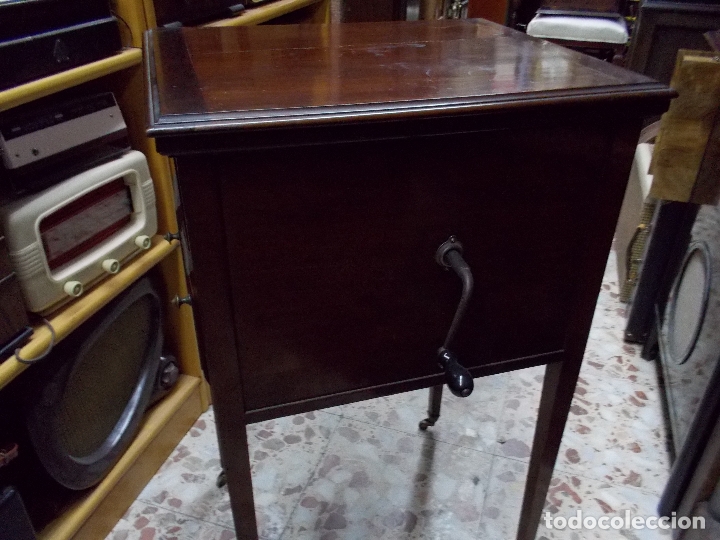 Gram&oacute;fonos y gramolas: Gramofono de mueble funcionando - Foto 33