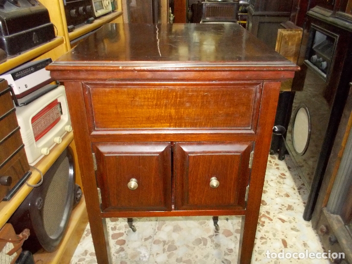 Gram&oacute;fonos y gramolas: Gramofono de mueble funcionando - Foto 35