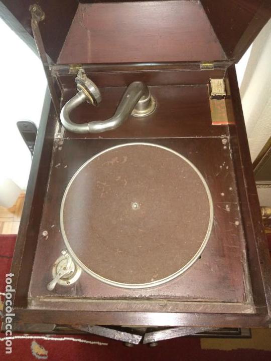 Gram&oacute;fonos y gramolas: Gram&oacute;fono mueble Antiguo - Foto 3