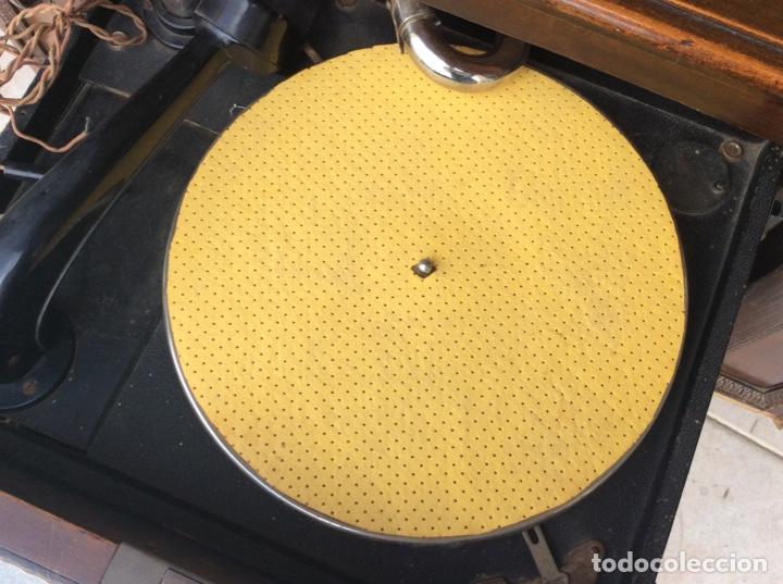 Gram&oacute;fonos y gramolas: Mesa con gramola incorporada, funcionando - Foto 7