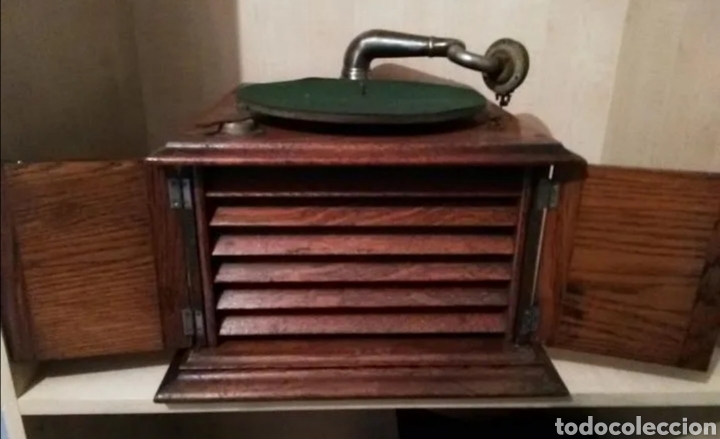 Gram&oacute;fonos y gramolas: Gramofono de madera vintage - Foto 3