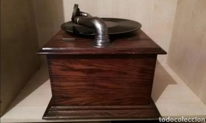 Gram&oacute;fonos y gramolas: Gramofono de madera vintage - Foto 5