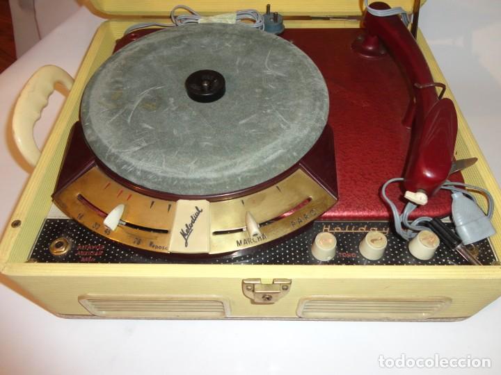 Gram&oacute;fonos y gramolas: ANTIGUO TOCADISCOS MELODIAL &rdquo;HOLIDAY&rdquo; - Foto 6