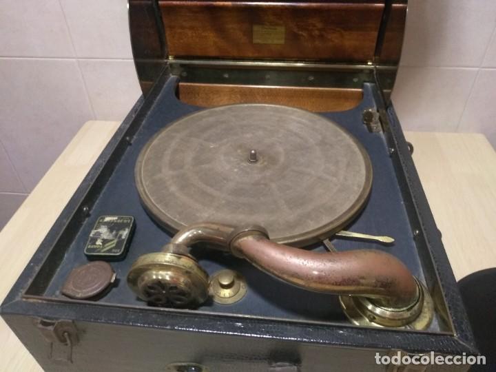 Gram&oacute;fonos y gramolas: Gramola de malet&iacute;n Columbia - Foto 7