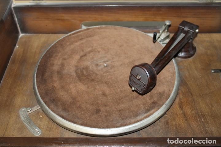 Gramófonos y gramolas: Radio gramófono gramola marca Grawor modelo Magestic RG 5085-5086. Principios siglo XX - Foto 6 - 265446069
