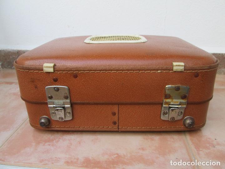 Gram&oacute;fonos y gramolas: Antiguo tocadiscos Teppaz Presence Lyon - Foto 2