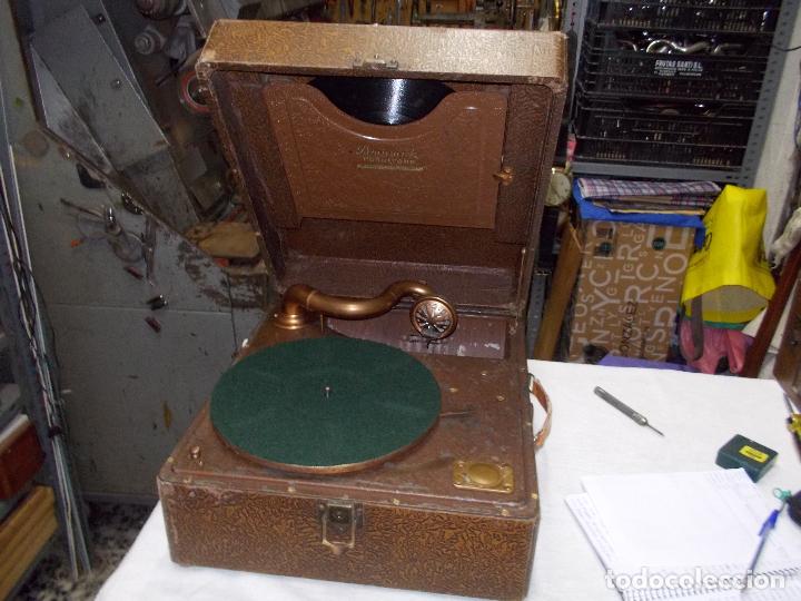 Gram&oacute;fonos y gramolas: gramola brunswick funcionando - Foto 1