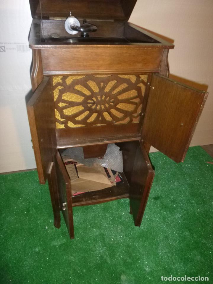 Gram&oacute;fonos y gramolas: ANTIGUA GRAMOLA CON MUEBLE DE ROBLE - Foto 5
