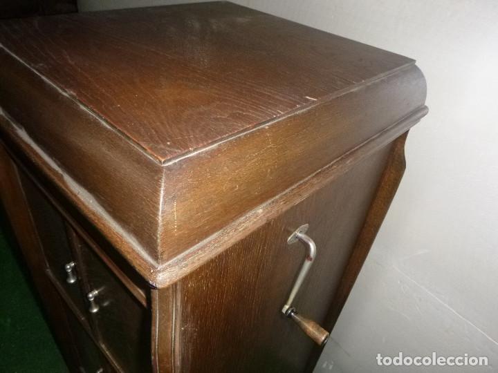 Gram&oacute;fonos y gramolas: ANTIGUA GRAMOLA CON MUEBLE DE ROBLE - Foto 8