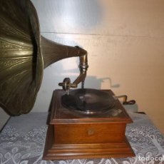 Gramófonos y gramolas: ANTGUA GRAMOLA CON BOCINA METAL. Lote 310548383