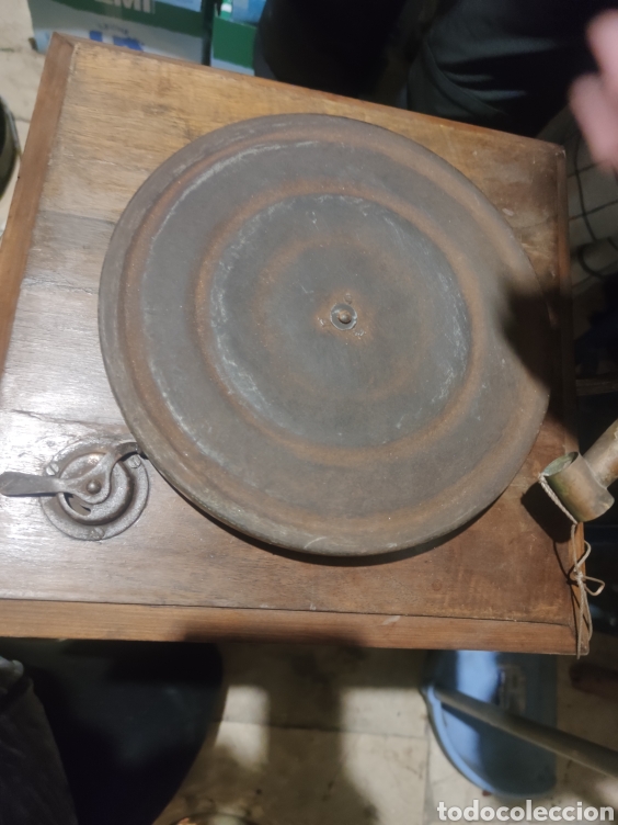 Gram&oacute;fonos y gramolas: gramofono de trompeta antiguo - Foto 5