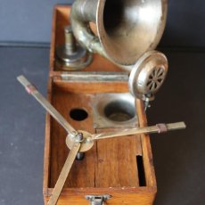 Gramófonos y gramolas: GRAMÓFONO - GRAMOLA PORTÁTIL - PRINCIPIOS 1900 - FUNCIONA. Lote 362274420