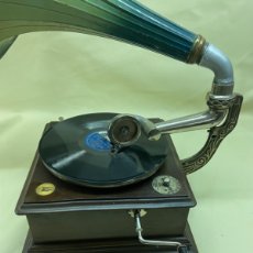 Gramófonos y gramolas: GRAMOFONO ODEON ORIGINAL FUNCIONA MUY BIEN. Lote 367295124