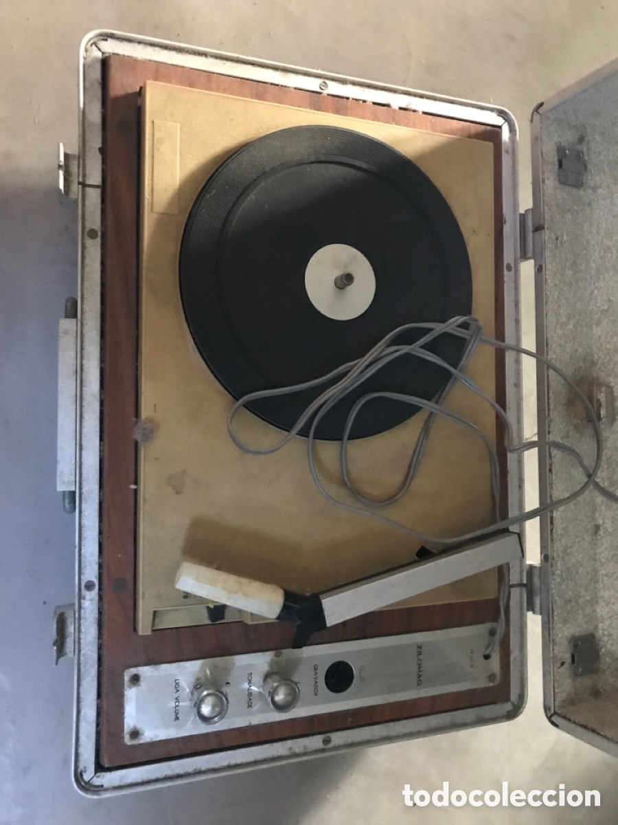 Gram&oacute;fonos y gramolas: Antiguo tocadiscos - Foto 3