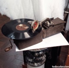 Gramófonos y gramolas: GRAMÓFONO PLEGABLE DE VIAJE AÑOS 20 PETER PAN - (GRAMOLA) GRAMOPHONE - FUNCIONA