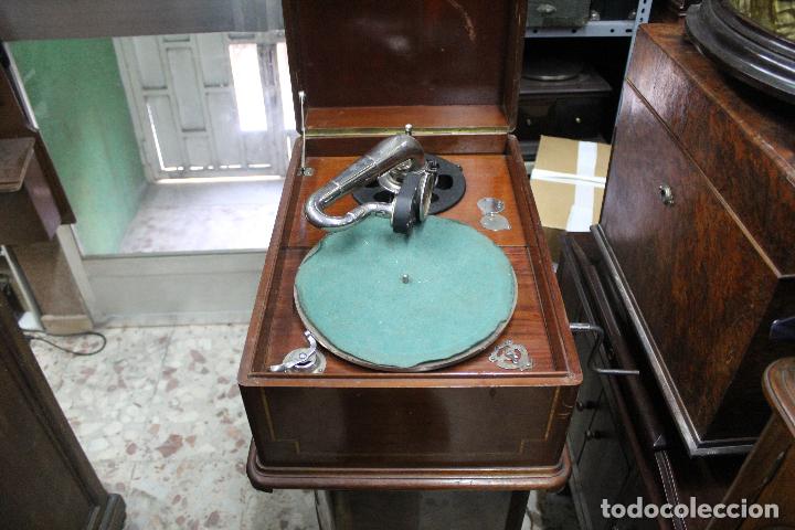 Gram&oacute;fonos y gramolas: gramofono mervellophone funcionando - Foto 2