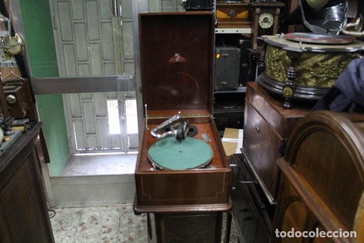 Gram&oacute;fonos y gramolas: gramofono mervellophone funcionando - Foto 1